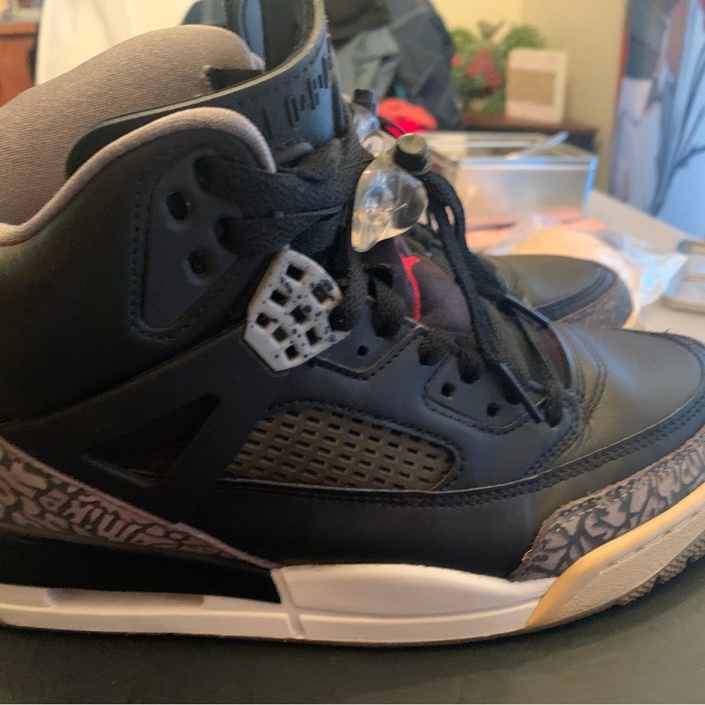 Jordan Spizike Black/varsity red/cement gray men’s shoes